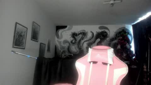 di online show from 12/16/25, 03:06