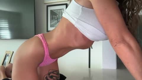 Snapshot of madame_andi chatting on 07/12/26, 01:35 madame_andi online show from 07/12/26, 01:35