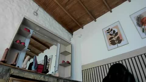 Snapshot of madame_ibby chatting on 05/22/26, 12:00 madame ibby online show from 05/22/26, 12:00