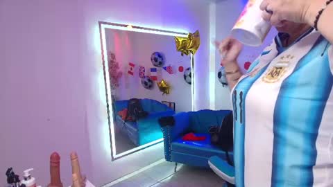 Snapshot of madame_scarllet chatting on 07/15/26, 11:48 Madame Scarllet online show from 07/15/26, 11:48