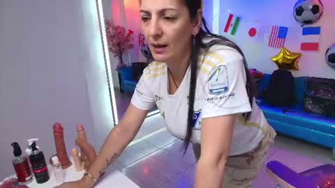 Snapshot of madame_scarllet chatting on 07/18/26, 11:47 Madame Scarllet online show from 07/18/26, 11:47