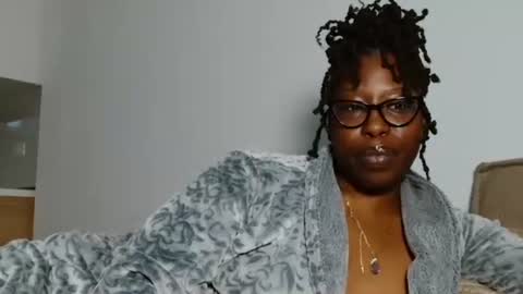 YourMadamIndigo online show from 01/08/26, 05:54