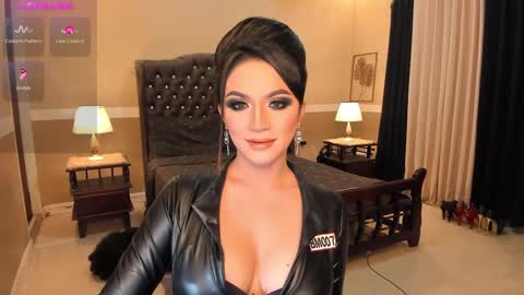 Snapshot of madammistressdominatrixxx chatting on 01/13/25, 11:38 Alison Kloss online show from 01/13/25, 11:38