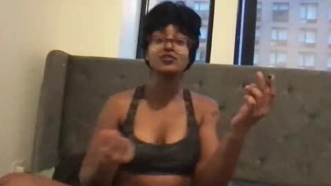 madamp1 online show from 04/19/26, 11:18