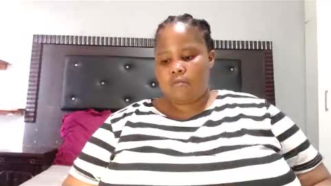 Snapshot of madamzee chatting on 01/06/25, 08:46 madamzee online show from 01/06/25, 08:46