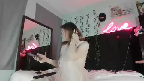 Snapshot of maddi_avalon chatting on 10/18/25, 02:58 Maddi Avalon online show from 10/18/25, 02:58