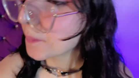 Snapshot of maddie_lesyouxxx chatting on 05/29/26, 01:42 Madie online show from 05/29/26, 01:42