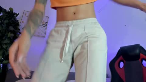 Snapshot of maddie_ray_ chatting on 05/25/26, 11:16 Maddie Ray online show from 05/25/26, 11:16