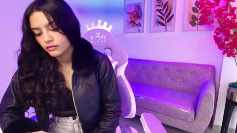 maddie_t18 online show from 02/09/26, 11:25