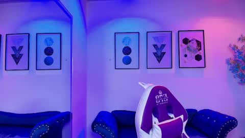 maddie_t18 online show from 03/30/26, 11:44