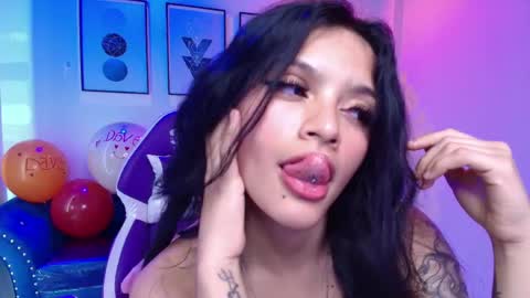 maddie_t18 online show from 05/16/26, 11:36