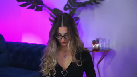 Maddie online show from 11/18/25, 10:09