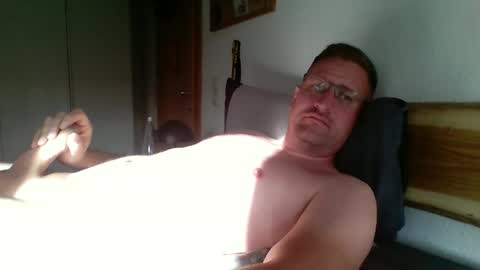 Snapshot of maddin8891 chatting on 10/24/25, 02:02 Maddin online show from 10/24/25, 02:02