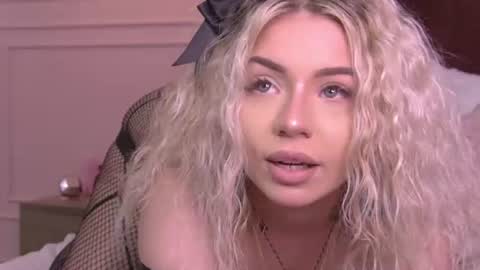 Snapshot of maddisonblush chatting on 07/17/26, 06:42 Maddison online show from 07/17/26, 06:42