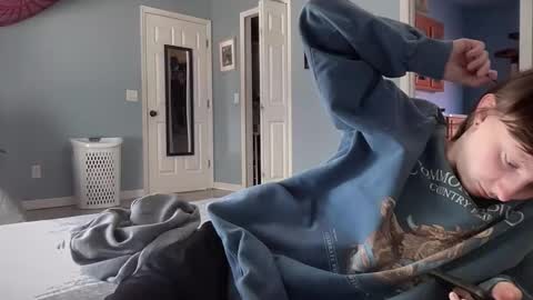 Snapshot of maddlips chatting on 11/28/25, 08:11 Rat Boy online show from 11/28/25, 08:11