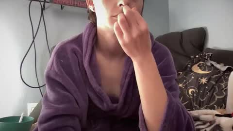 Snapshot of maddlips chatting on 01/05/26, 05:27 Rat Boy online show from 01/05/26, 05:27