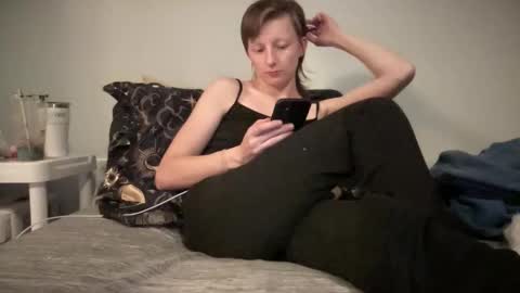 Snapshot of maddlips chatting on 02/09/26, 02:04 Rat Boy online show from 02/09/26, 02:04