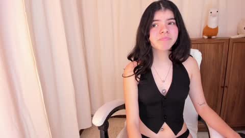 Maddy Please help me with your thumbs up its important online show from 01/18/25, 12:02