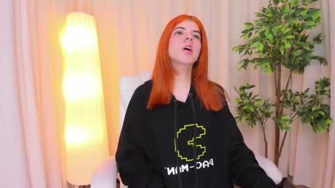 Maddy Please help me with your thumbs up its important online show from 02/19/25, 04:12