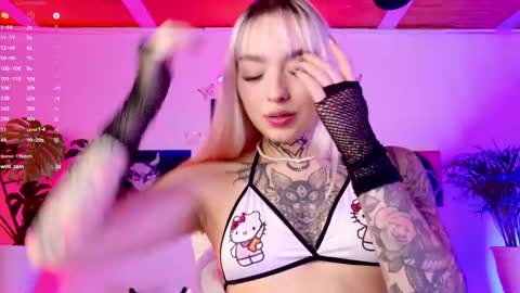 maddy_uwu online show from 02/20/25, 12:30