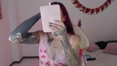 Snapshot of maddy_vicius19 chatting on 10/19/25, 08:42 maddy_vicius19 online show from 10/19/25, 08:42