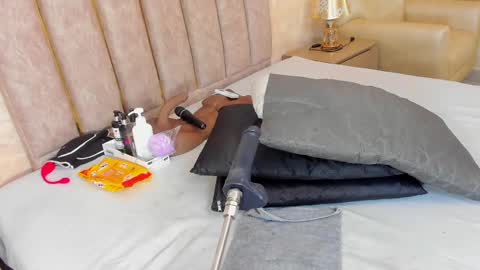 maddyjohnsonn online show from 02/23/25, 10:17