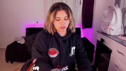 Snapshot of madelaine_taylor chatting on 12/10/24, 03:41 madelaine_taylor online show from 12/10/24, 03:41