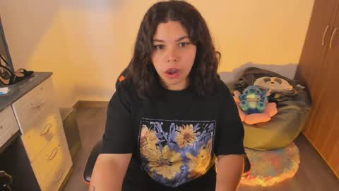 Snapshot of madelaine_taylor chatting on 10/05/25, 04:05 madelaine_taylor online show from 10/05/25, 04:05