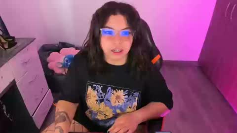 Snapshot of madelaine_taylor chatting on 10/18/25, 03:46 madelaine_taylor online show from 10/18/25, 03:46