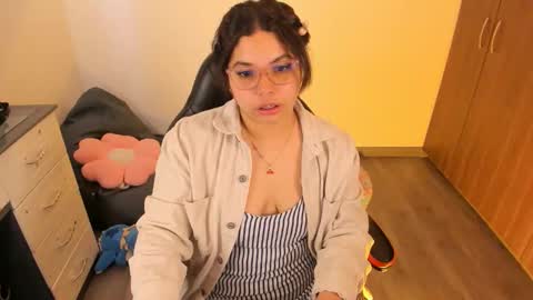 Snapshot of madelaine_taylor chatting on 10/20/25, 03:34 madelaine_taylor online show from 10/20/25, 03:34