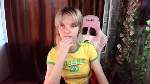 madelaines online show from 04/25/26, 04:26