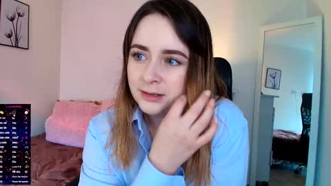 madelamee online show from 09/19/25, 03:56