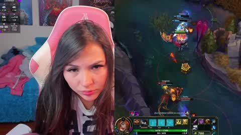 Snapshot of madeleine_shinobi chatting on 01/16/25, 02:41 Emily Only Fans online show from 01/16/25, 02:41