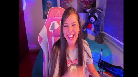 Snapshot of madeleine_shinobi chatting on 01/31/25, 11:45 Emily Only Fans online show from 01/31/25, 11:45