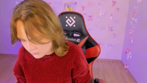 Snapshot of madeline_doll chatting on 11/09/25, 04:38 Madeline online show from 11/09/25, 04:38