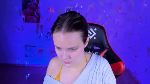 Madeline online show from 11/21/25, 08:35