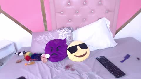 Madeline online show from 02/05/25, 07:10