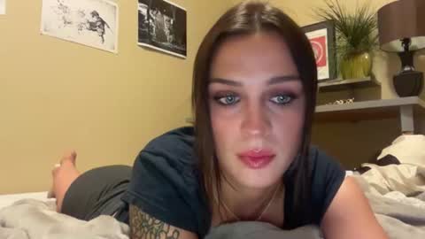 madelinebrooksx online show from 06/23/26, 10:08