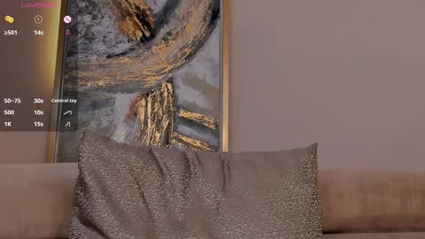 Snapshot of madelinefox_ chatting on 02/08/25, 11:24 Madeline online show from 02/08/25, 11:24