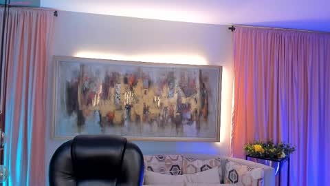 Snapshot of madelinefox_ chatting on 02/11/25, 07:54 Madeline online show from 02/11/25, 07:54