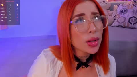 Snapshot of madelinefox_ chatting on 02/15/25, 12:33 Madeline online show from 02/15/25, 12:33