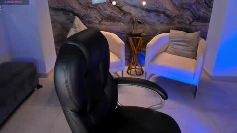 Snapshot of madelinefox_ chatting on 03/12/25, 08:19 Madeline online show from 03/12/25, 08:19