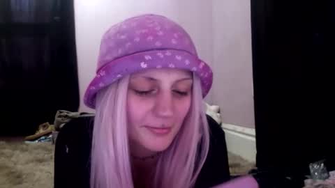 Snapshot of madelinevalentine chatting on 02/09/26, 06:56 madeline online show from 02/09/26, 06:56