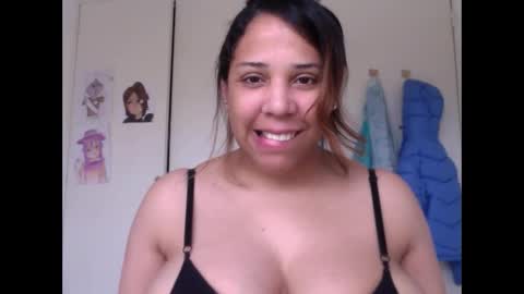 madellein online show from 10/21/25, 06:08