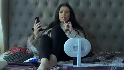 madelynvelure online show from 11/16/25, 07:25