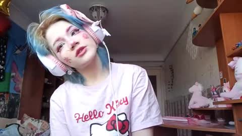 Snapshot of madgezari chatting on 02/12/26, 06:08 Alice Kaneki online show from 02/12/26, 06:08