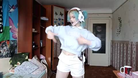 Snapshot of madgezari chatting on 02/20/26, 06:48 Alice Kaneki online show from 02/20/26, 06:48