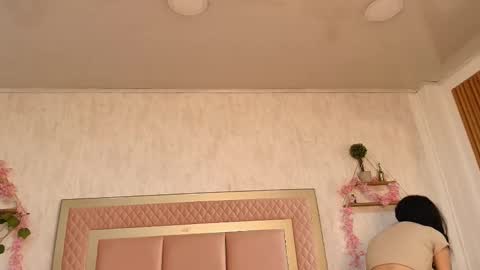 madhison_5 online show from 02/13/26, 12:23