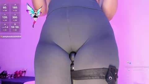 Madisson Smith  online show from 11/24/25, 04:12