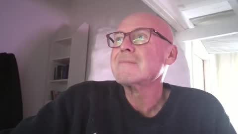 madio1187940 online show from 11/24/25, 12:16